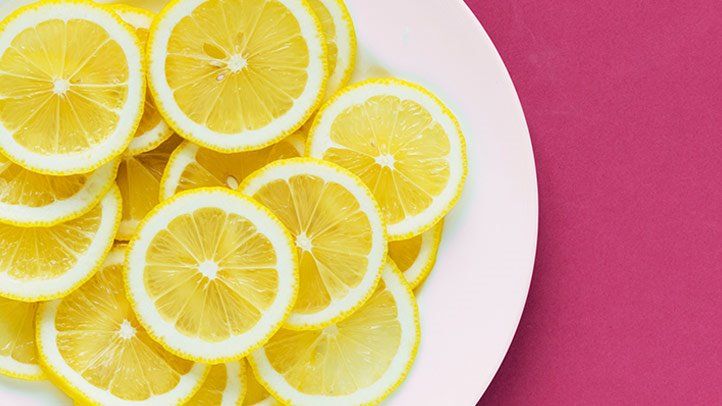 حلاوة الحلق: حلاوة عسل المانوكا مع الليمون:
